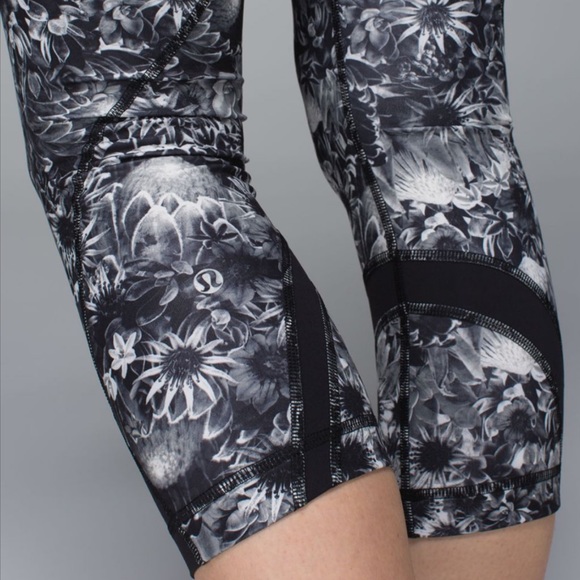 Lululemon Inspire Crop II *Luxtreme - Flowabunga Black Angel Wing / Black - Picture 3 of 8